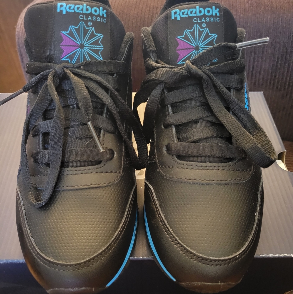 Reebok Sneakers